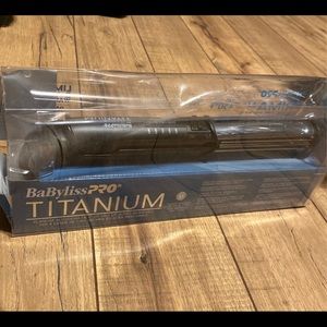 Babyliss pro titanium flat iron